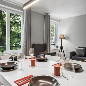 traumhafte-wohnung-mitten-in-charlottenburg.find-berlin-hotels.com/