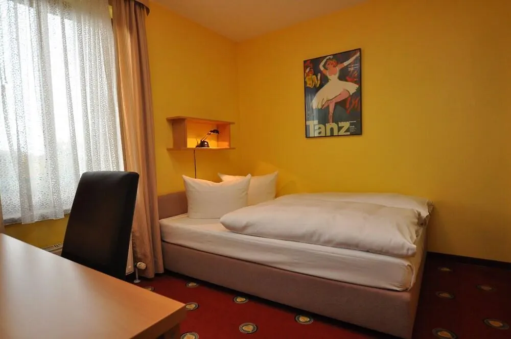 Hotel Perlach Allee By Blattl Munich 3*,