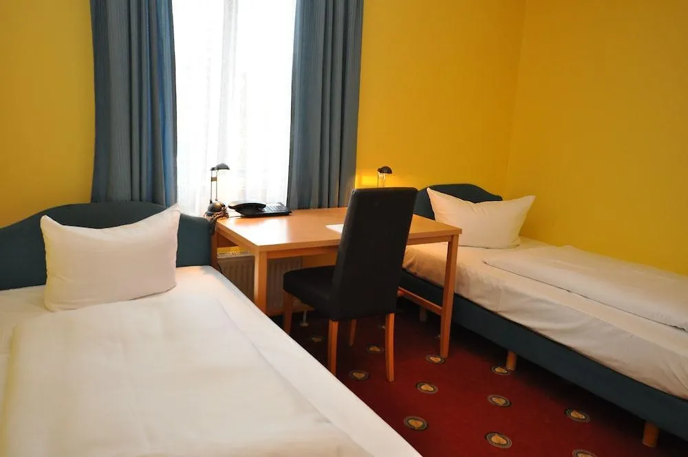 Hotel Perlach Allee By Blattl Munich